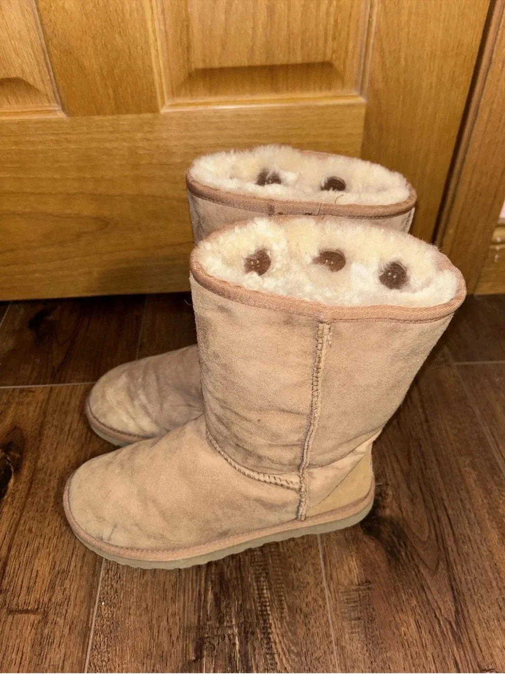UGG Women's Beige Suede Pull On Boot Size 7 S/N 3178 Genuine Leather & Sheepskin